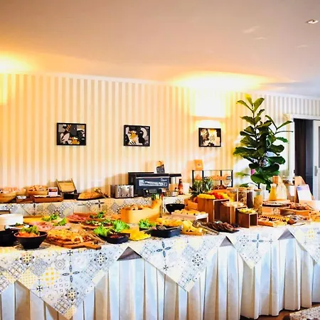 Miramare - & - Free Breakfast & Brunch Until 13-00 מלון קרביה