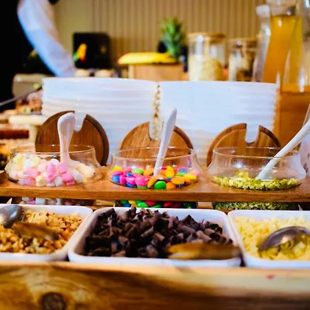 Miramare - & - Free Breakfast & Brunch Until 13-00 קרביה